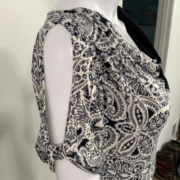 BCBGMaxazris Dress, cold shoulder Roushed (Rouched?) on side, slouch neckline - Picture 3 of 8